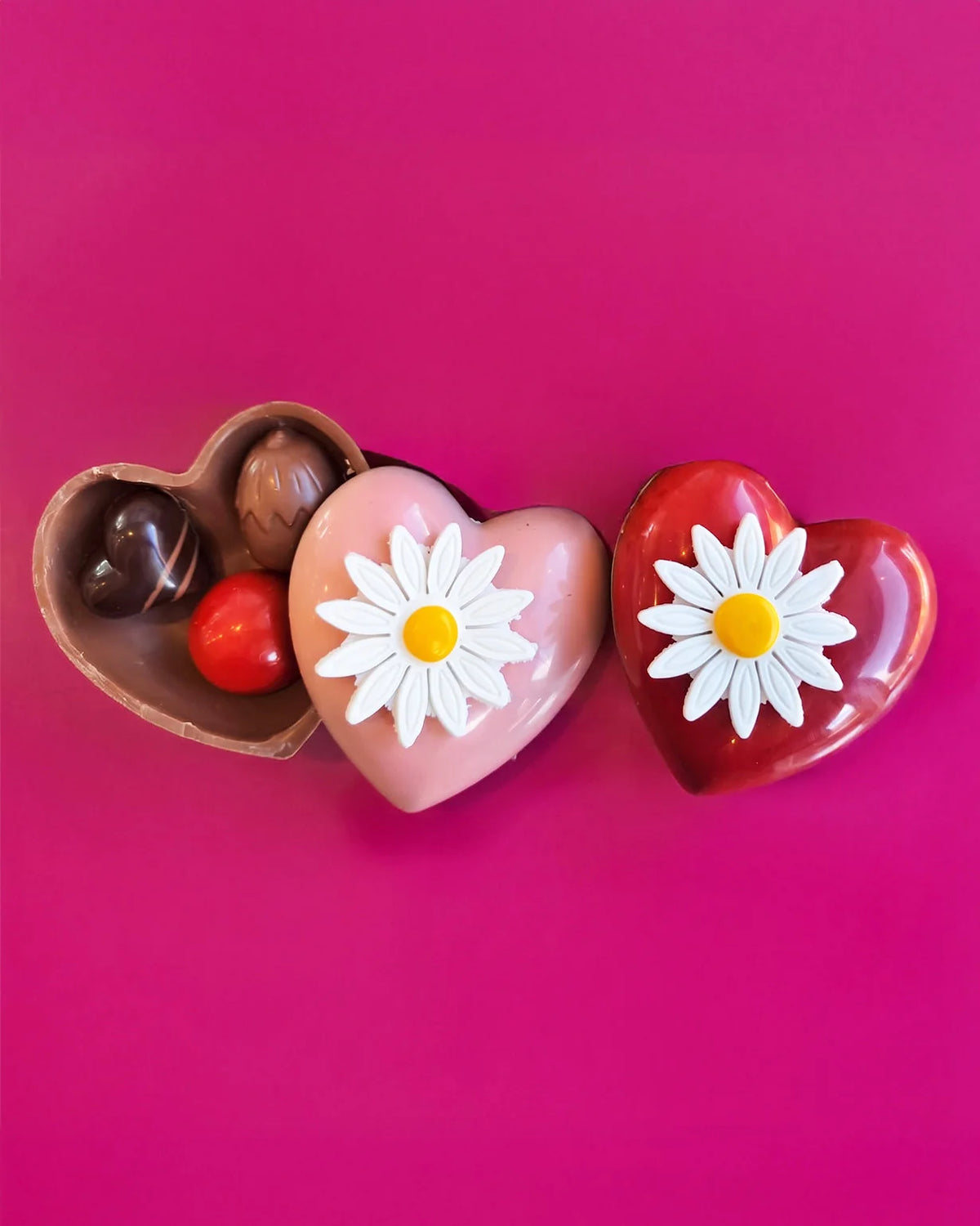 Petit cœur et bonbons en chocolat