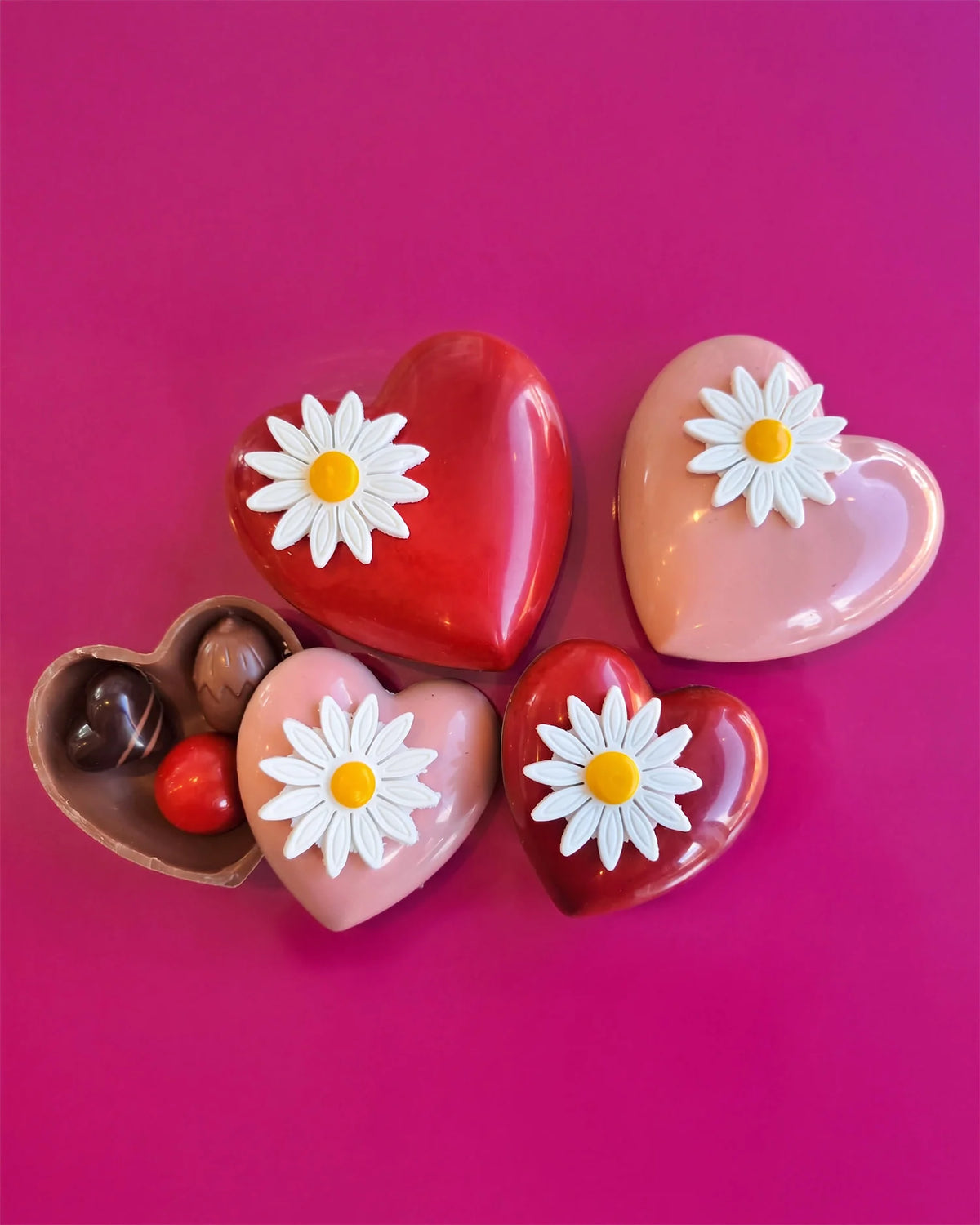 Petit cœur et bonbons en chocolat